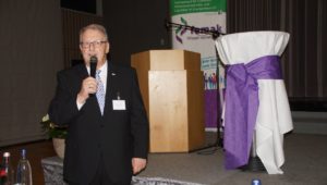 04 Moderator Bruecker