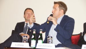 15 Plenum am Abend