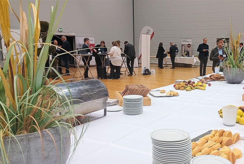 Networking Pause mit Besuch der Fachausstellung